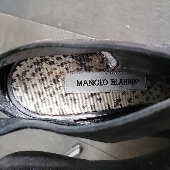 Grey Suede Monolo Blahnik heels - Picture 2 of 7